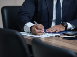 Уголовная ответственность за налоговые преступления в 2026 году: риски, статьи УК РФ и как избежать наказания
